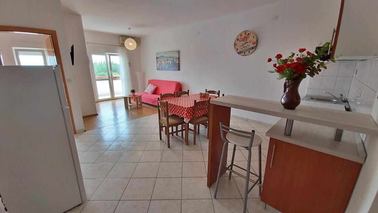 Apartments Zvone Omis Exterior photo