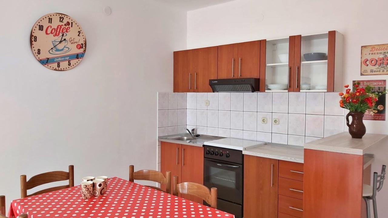 Apartments Zvone Omis Exterior photo